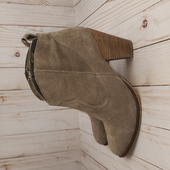 Steve Madden Plover Suede Western Style Booties - Picture 2 of 10